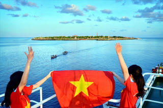 Nhà thơ Việt Phương: Tin vào lớp trẻ