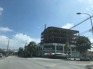 Những công trình làm xấu đô thị