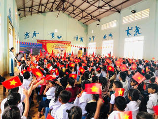 Đừng làm khó phụ huynh