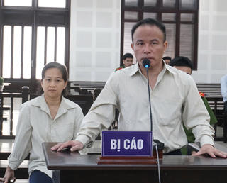 Đứng tên giúp 5 lô đất trị giá 57,4 tỷ đồng rồi chiếm đoạt