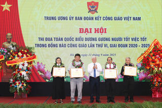 Tôn vinh gương người tốt, việc tốt trong đồng bào Công giáo