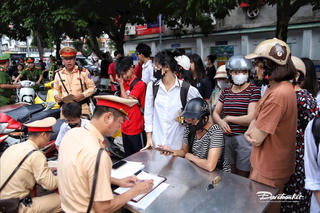 Hà Nội: Hàng loạt phụ huynh, học sinh bị xử lý vi phạm giao thông