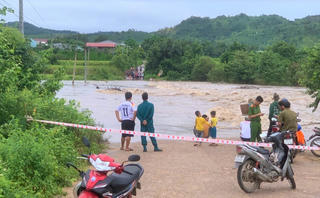 Gia Lai: Ngầm tràn ngập sâu 1,5 m, hơn 340 hộ dân tiếp tục bị cô lập