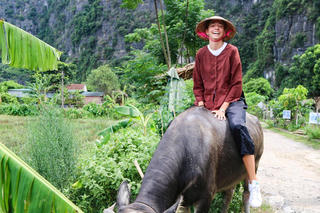 Du khách quốc tế say mê trải nghiệm đồng quê tại Ninh Bình