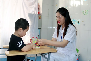 Lớp học trị liệu ấm áp tình thương