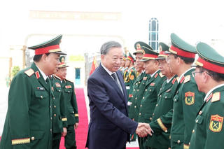 Phát triển công nghiệp quốc phòng theo hướng chủ động, tự lực, tự cường