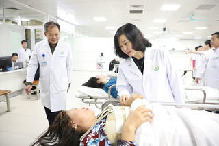 Cú hích đột phá cho sự nghiệp chăm sóc sức khỏe nhân dân