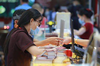 Thủ tướng chỉ đạo ổn định thị trường vàng, thu hẹp chênh lệch giá trong nước và quốc tế