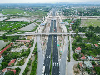 Cận cảnh nút giao 3 tầng gần 1.400 tỷ đồng, sắp hoàn thành ở Ninh Bình