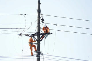 Đẩy nhanh triển khai các dự án điện, vận hành sớm 3-6 tháng 