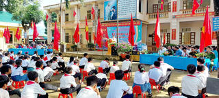 Nghệ An: Nhà trường nói về trường hợp nữ giáo viên ung thư vẫn phải đi biệt phái cách nhà 35km