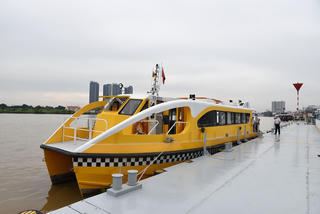 Tìm cách phát triển giao thông đường thuỷ 