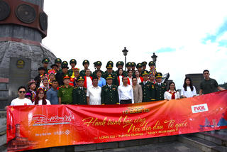 Báo Đại đoàn kết tổ chức Chương trình “Tự hào Tổ quốc tôi” tại xã Lũng Cú