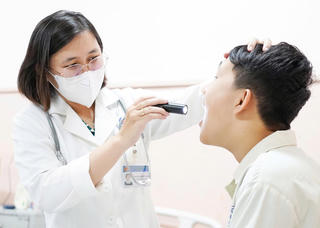 Nỗi lo dịch bệnh mùa tựu trường