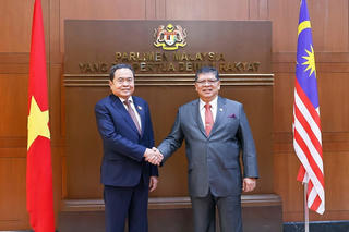 Chủ tịch Quốc hội Trần Thanh Mẫn và Chủ tịch Hạ viện Malaysia tiến hành hội đàm