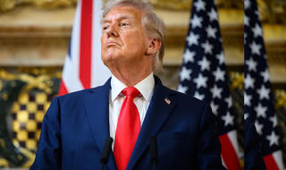 Mỹ mạnh tay áp mức phí 100.000 USD cho thị thực H-1B