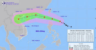 Vùng gần tâm siêu bão RAGASA, gió mạnh cấp 14-15, giật trên cấp 17