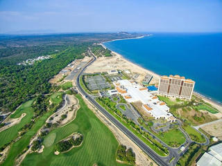 Từ vùng đất hoang sơ thành những đô thị biển