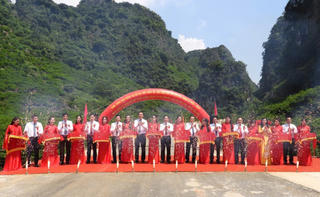Lạng Sơn: Khánh thành và gắn biển công trình chào mừng Đại hội Đảng bộ tỉnh nhiệm kỳ 2025-2030