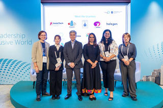 CapitaLand tài trợ 3,4 triệu đô la Singapore cho 12 tổ chức phi lợi
nhuận trong khuôn khổ “Sáng kiến vì cộng đồng vững mạnh” đầu tiên