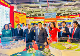 Khai mạc Triển lãm thành tựu phát triển kinh tế - xã hội tỉnh Quảng Ninh