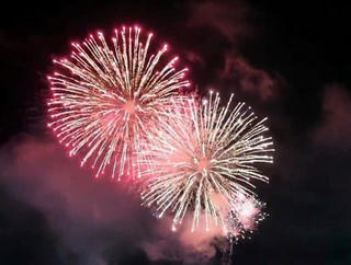 TP Hồ Chí Minh bắn pháo hoa hoả thuật ở lễ hội Nghinh Ông Cần Giờ