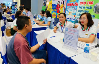 Áp lực tuyển dụng nhân lực cuối năm