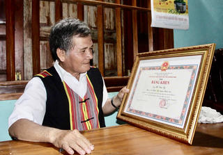 Chuyện của những người có uy tín