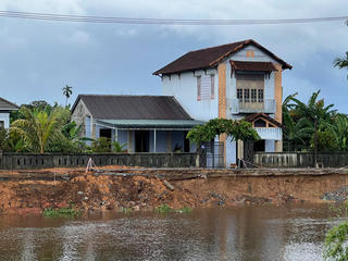 Quảng Trị: Hơn 300 m đường liên xã tiếp tục bị sạt lở do mưa bão