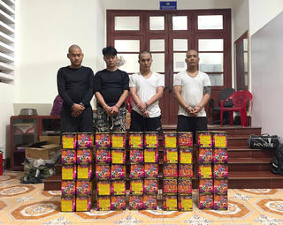 Cao Bằng: Bắt 4 đối tượng vận chuyển hơn 100 kg pháo nổ qua biên giới