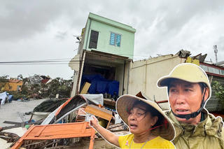 Thanh Hóa: Lốc xoáy kinh hoàng gây thiệt hại lớn