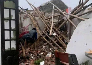 Ninh Bình: Số người chết do lốc xoáy tăng lên 9 người