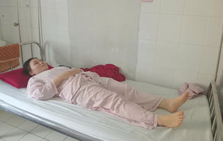 Nữ sinh bị bệnh nan y nhận được 300 triệu đồng hỗ trợ chữa bệnh
