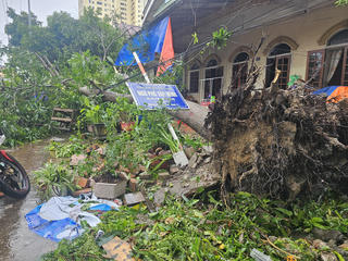 Nghệ An: Ngổn ngang sau bão số 10