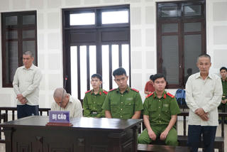 Đà Nẵng: Nhóm đối tượng dùng bạo lực thao túng mỏ cát, hàng loạt bị cáo lĩnh án tù