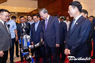 Tổng Bí thư dự Lễ kỷ niệm 80 năm ngành Bưu chính Viễn thông, 66 năm ngành Khoa học và Công nghệ