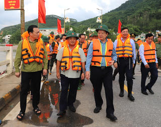 Phó Thủ tướng Mai Văn Chính kiểm tra công tác ứng phó mưa lũ tại Tuyên Quang