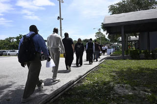 Mỹ mất 32.000 việc làm từ khu vực tư nhân trong tháng 9