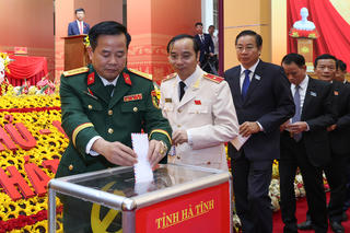 Hà Tĩnh phát động ủng hộ đồng bào bị thiệt hại do bão số 10