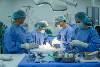 Kỳ tích cứu sống y sĩ quân y bằng ca ghép gan