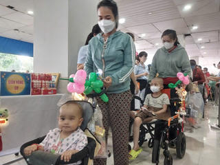 Bệnh viện tổ chức chương trình Trung thu đặc biệt cho bệnh nhi