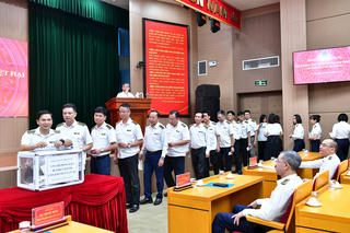 Kiểm toán nhà nước ủng hộ đồng bào bị thiệt hại trong cơn bão số 10