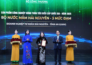 Thúc đẩy công nghiệp nông thôn phát triển nhanh, mạnh, bền vững