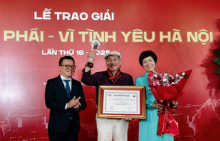 Giải thưởng Bùi Xuân Phái-Vì tình yêu Hà Nội vinh danh nhạc sỹ Trần Tiến