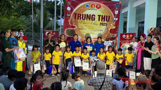 TP Hồ Chí Minh: Hàng ngàn phần quà Trung thu đến với trẻ em khó khăn