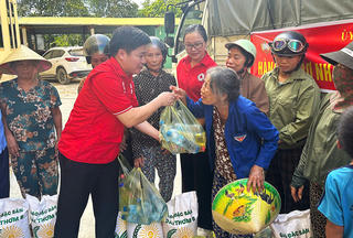 Quảng Ninh: 16 tấn nhu yếu phẩm hỗ trợ bà con vùng lũ miền Trung