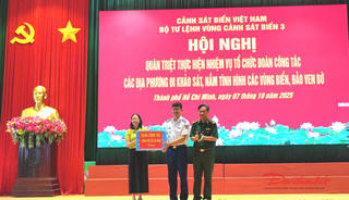 Vùng Cảnh sát biển 3 khảo sát, nắm tình hình vùng biển, đảo ven bờ từ TP Hồ Chí Minh đến Vĩnh Long