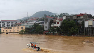 Quân đội sẵn sàng bay cứu hộ, cứu nạn, tiếp cận vùng bị chia cắt do mưa lũ