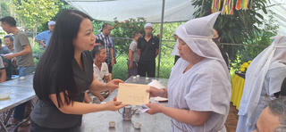 Mặt trận Bắc Ninh thăm hỏi gia đình nạn nhân tử vong do lũ cuốn 