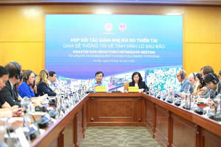 Tăng cường hỗ trợ khẩn cấp người dân vùng lũ